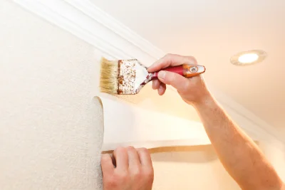 Pose de papier peint à Croce — revêtements muraux et toiles de verre